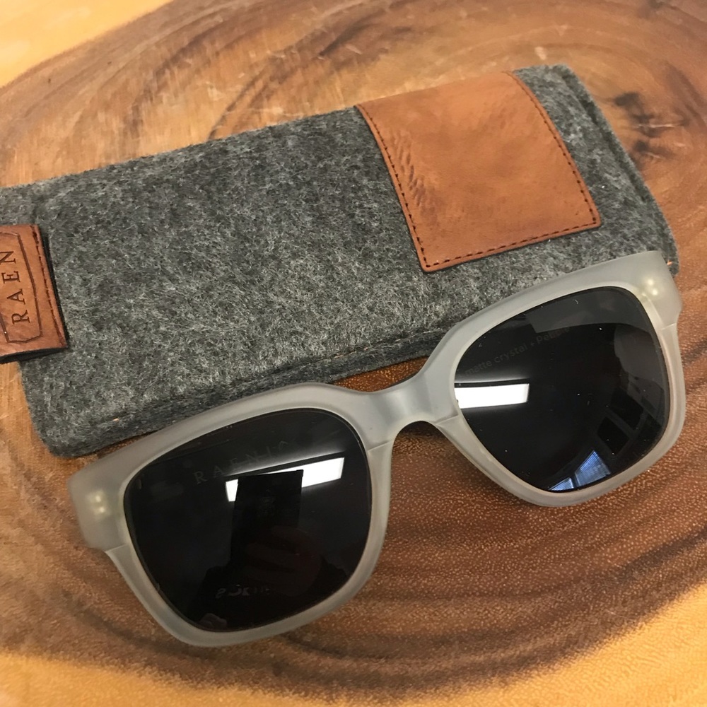 RAEN Gatwood matte Crystal & pebble sunglasses